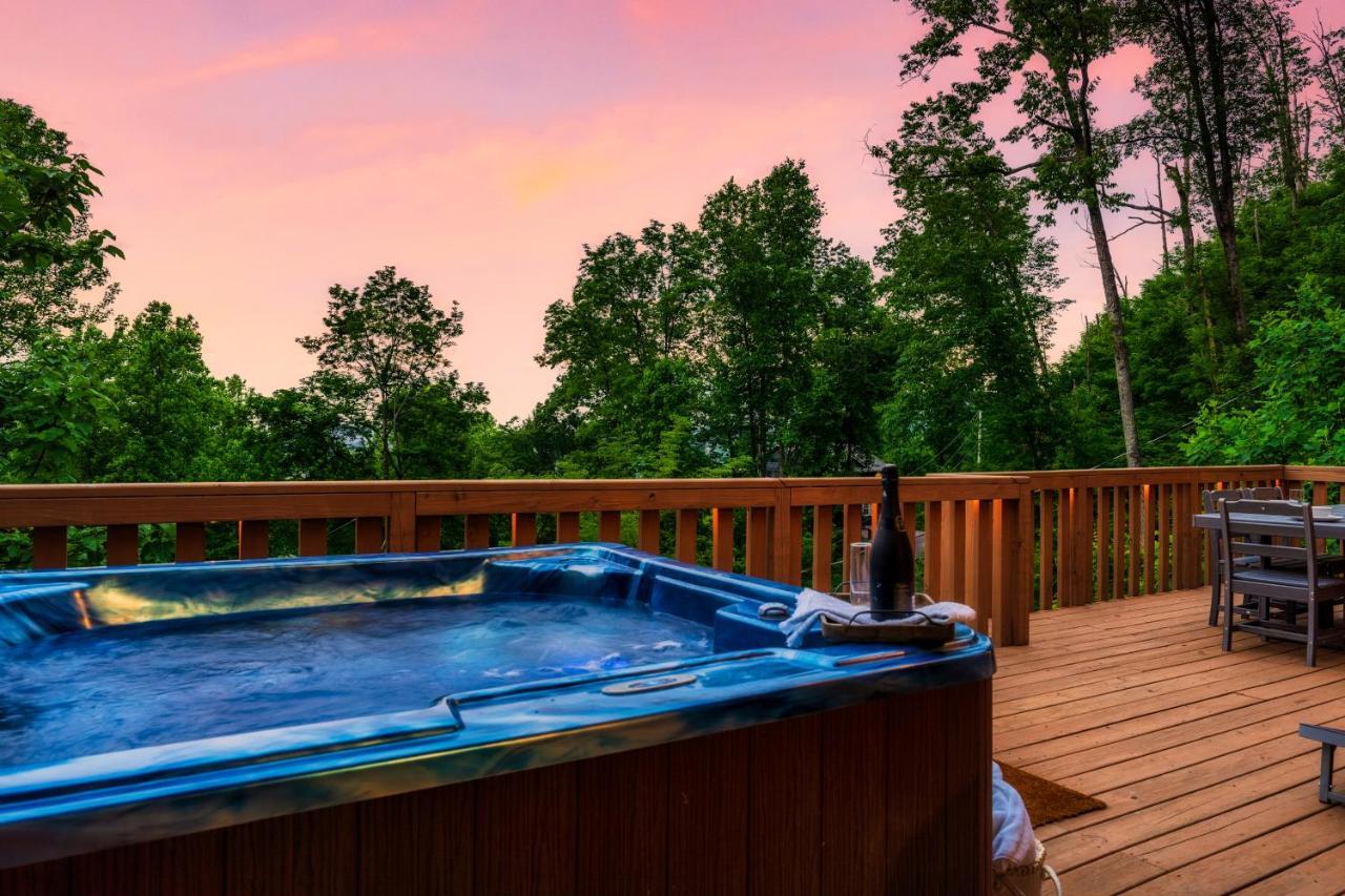 Mountainside - New Luxury Cabin-Fire Table-Hot Tub-3 Pools-Ps5-Bears Gatlinburg Exteriér fotografie