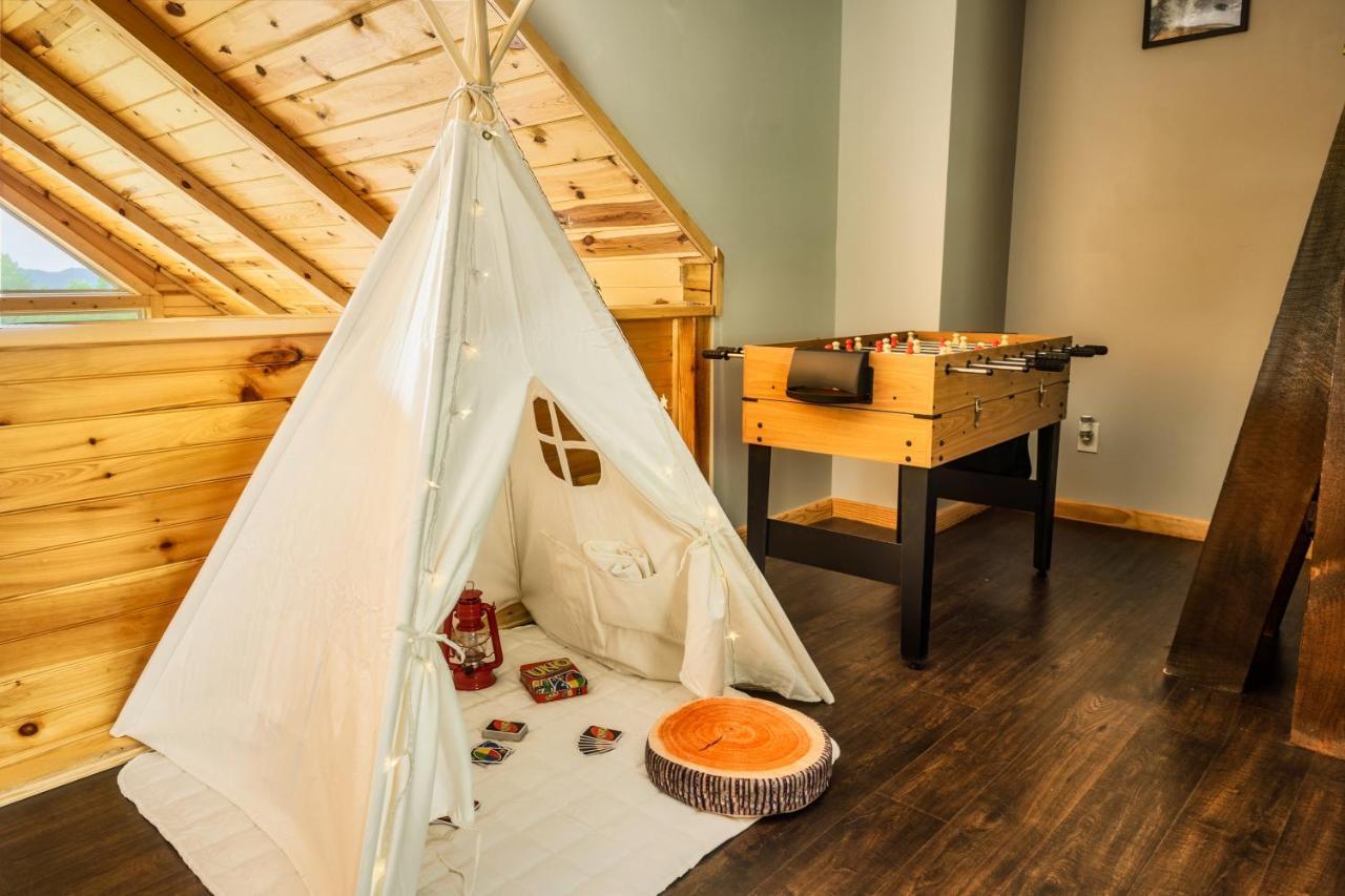 Mountainside - New Luxury Cabin-Fire Table-Hot Tub-3 Pools-Ps5-Bears Gatlinburg Exteriér fotografie